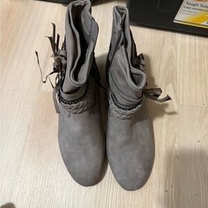 Chic Gray Kids' Boots with Braided Detail